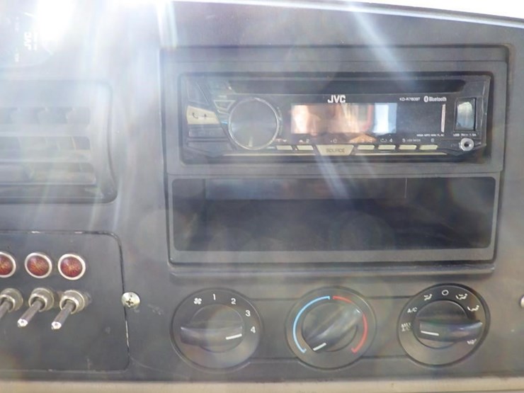 2005-ford-f450-image-43