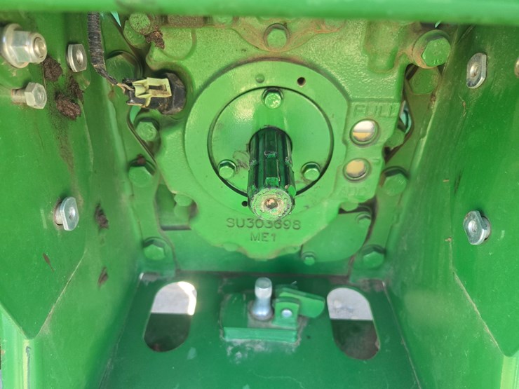 2024-john-deere-5075e-image-52