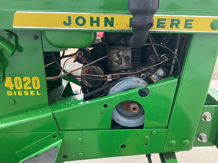 john-deere-4020-image-12