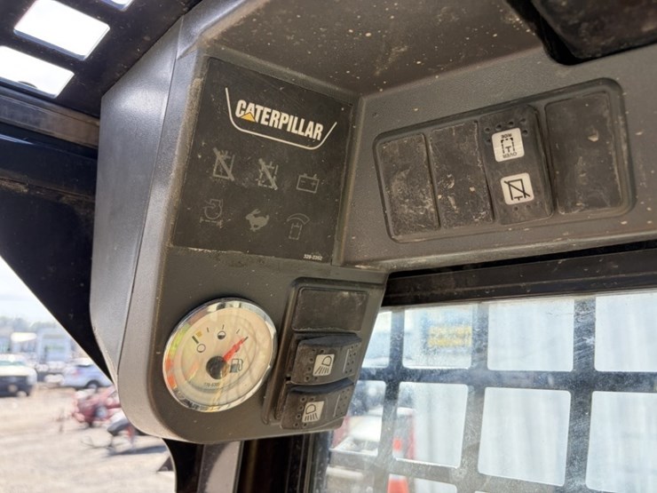 2012-caterpillar-236b3-image-19