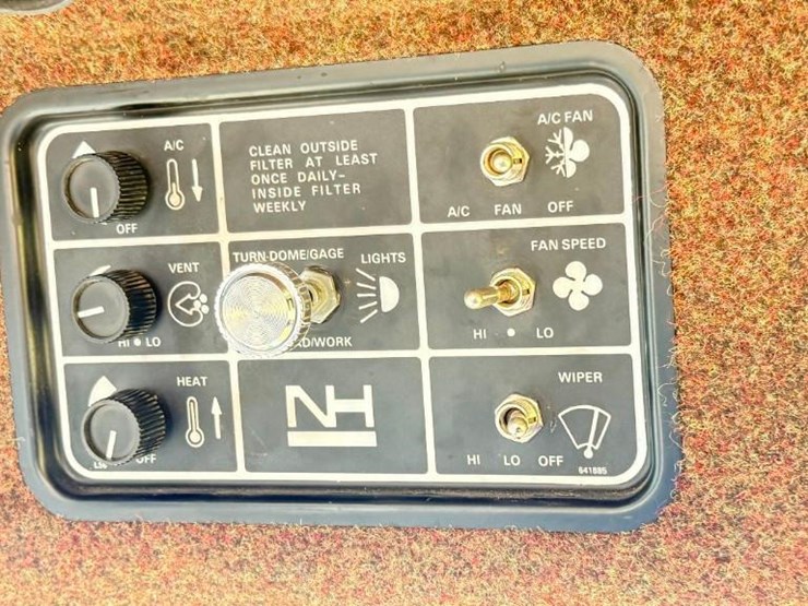 1995-new-holland-tr97-image-5