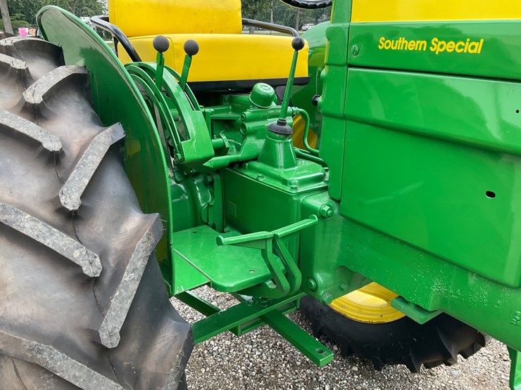 1957-john-deere-320-image-16