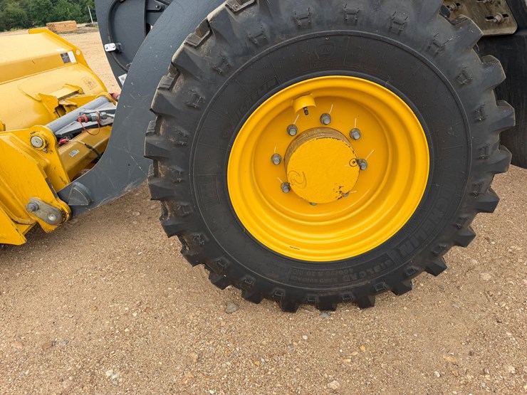 2023-john-deere-g-image-16