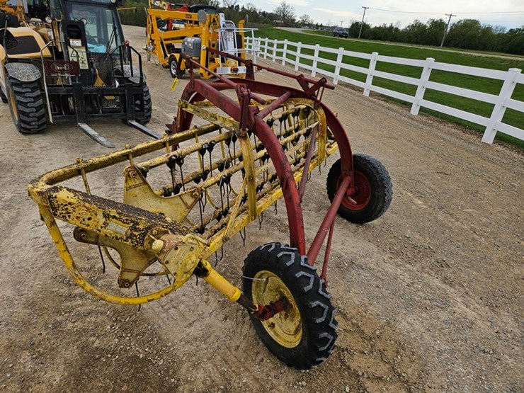 new-holland-256-image-3