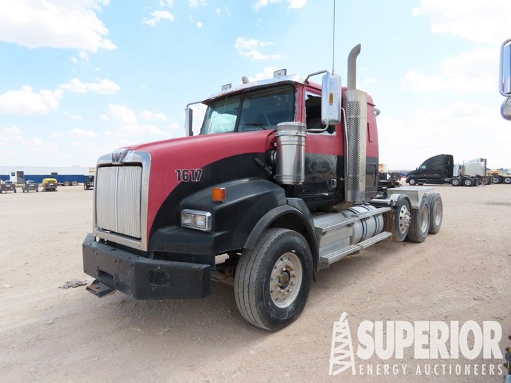 2015-western-star-4900-image-1