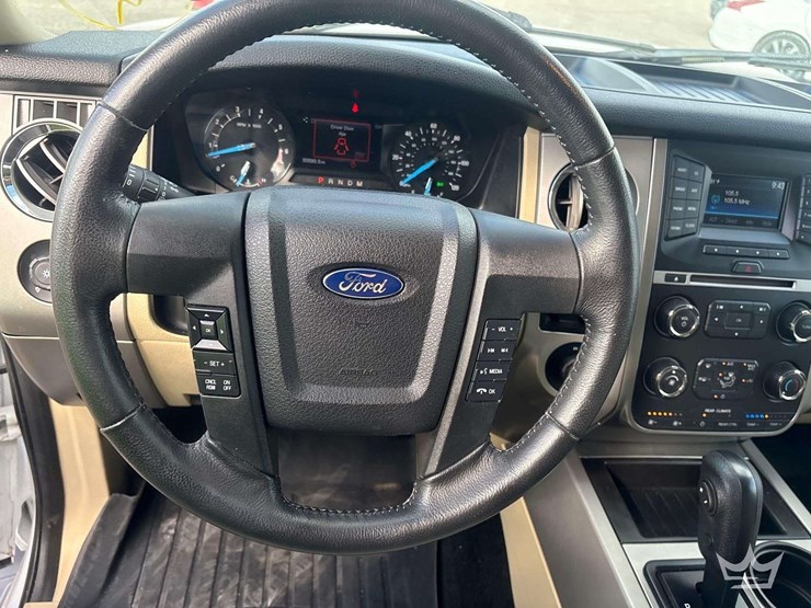 2016-ford-expedition-image-16