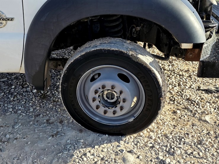 2015-ford-f550-image-13