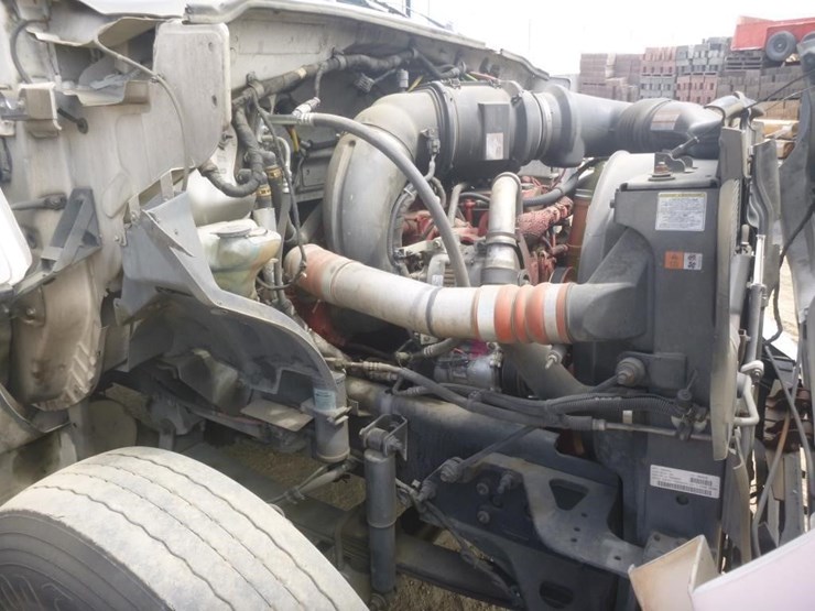 2011-ford-f750-image-23
