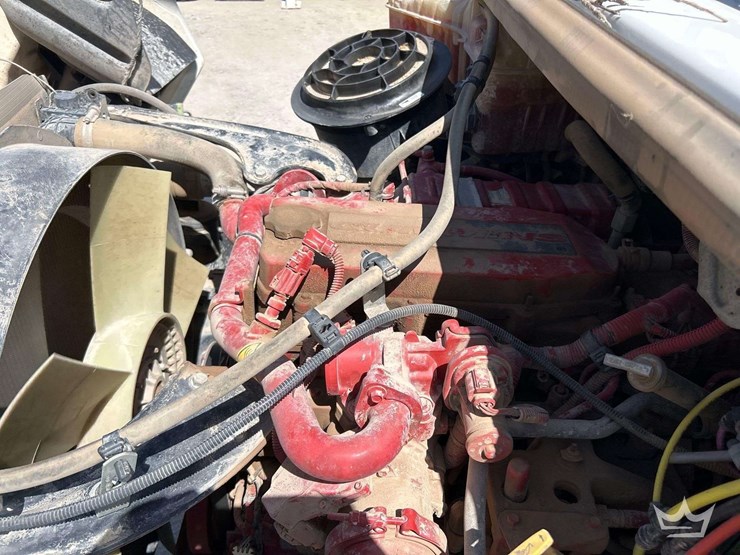 2019-freightliner-m2-106-image-10