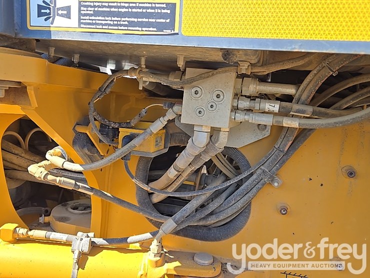 2016-deere-672gp-image-49