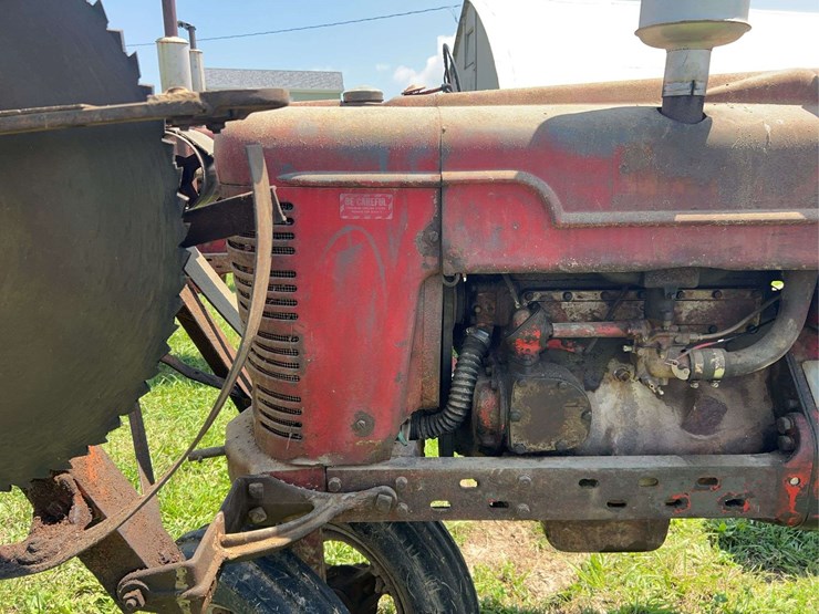 1941-farmall-h-with-mounted-buzz-saw-image-12