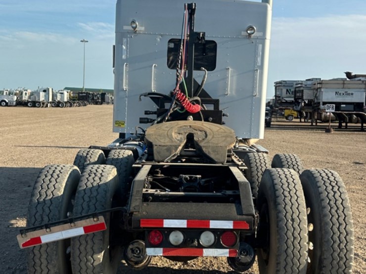2015-kenworth-t800-image-6