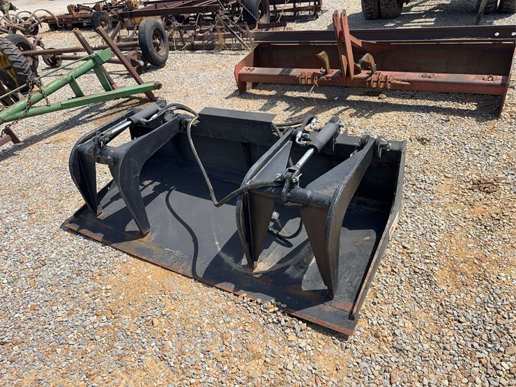 skid-steer-grapple-bucket-image-2