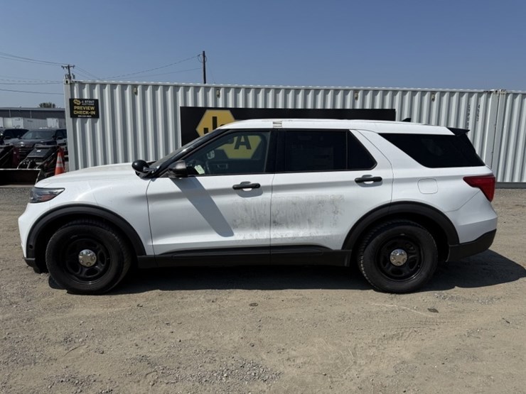 2020-ford-explorer-image-7