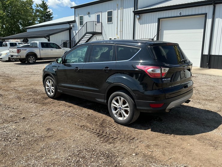 2017-ford-escape-se-image-3