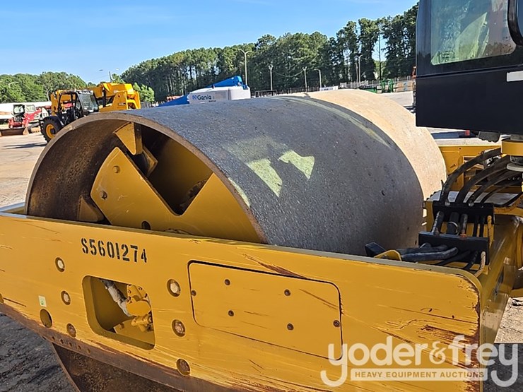 2020-caterpillar-cs56b-image-9