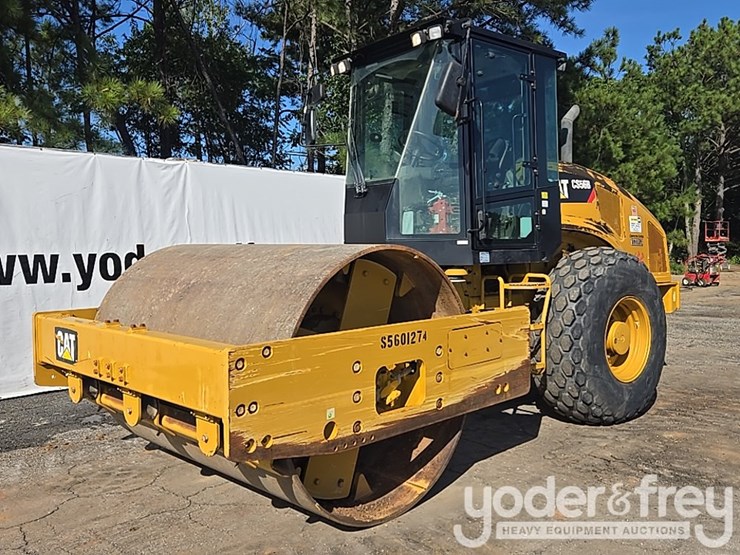 2020-caterpillar-cs56b-image-1