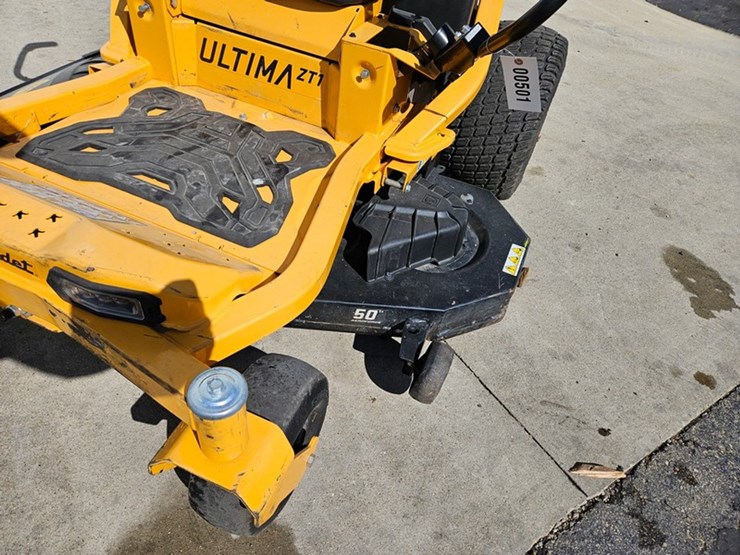 #651-•-cub-cadet-zt1-zero-turn-mower-image-12