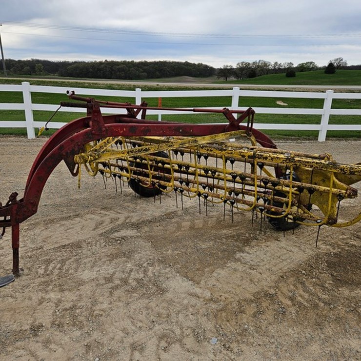 NEW HOLLAND 256