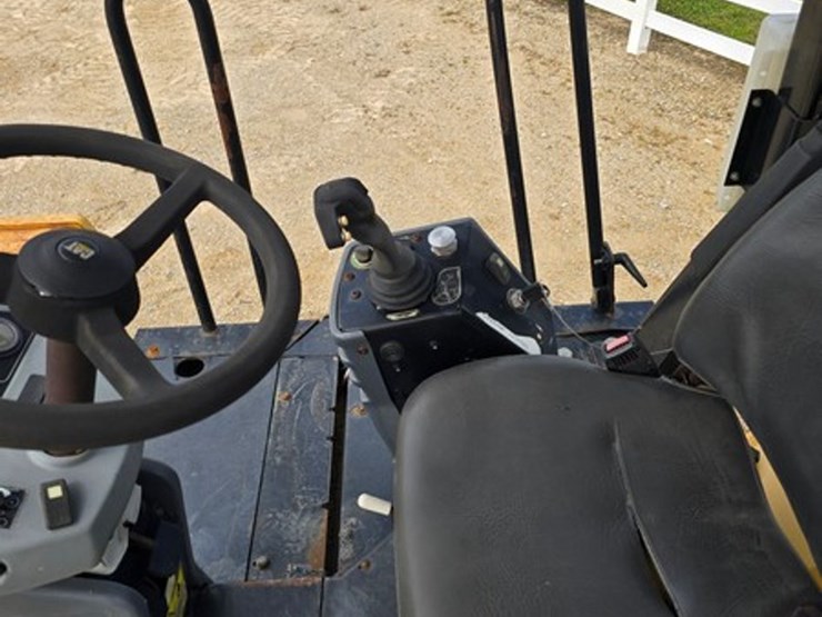 caterpillar-cb54xw-image-30