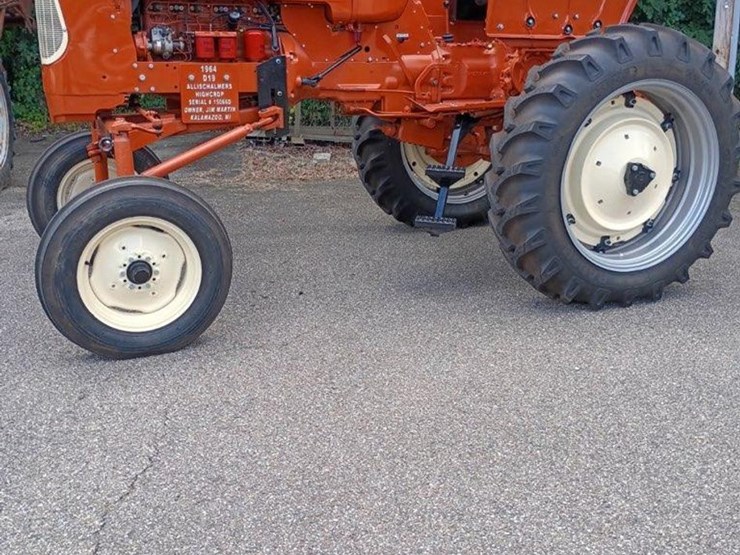 #6052-•-1964-allis-chalmers-d-19-high-crop-tractor---off-site-image-9