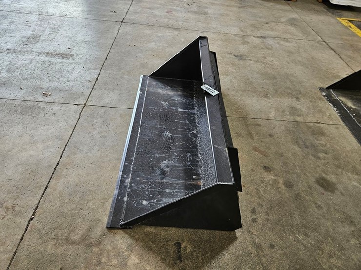 #656-•-new-swict-66"-material-bucket-image-2