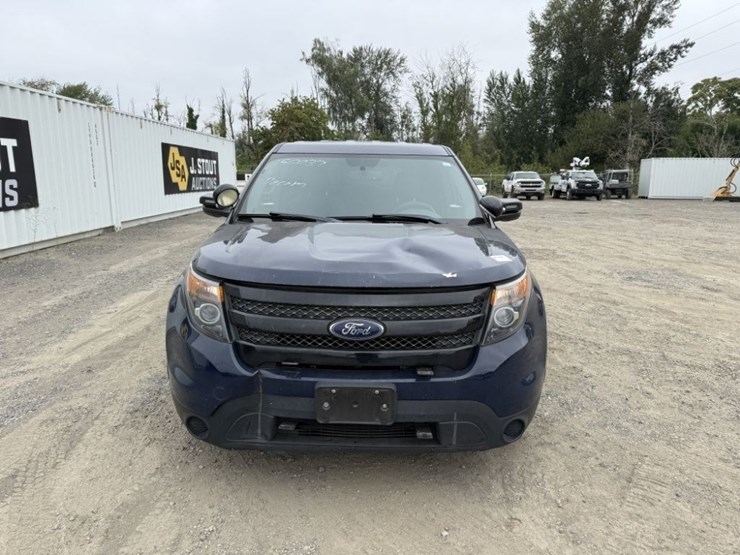 2015-ford-explorer-image-8
