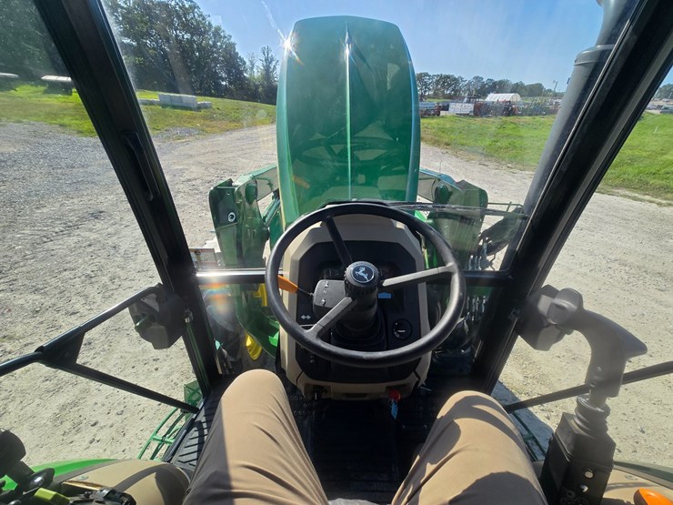 2024-john-deere-5075e-image-41