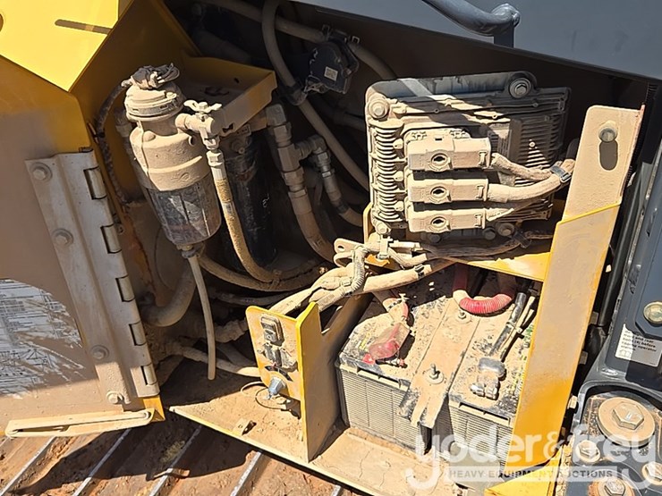 2018-deere-850k-image-21