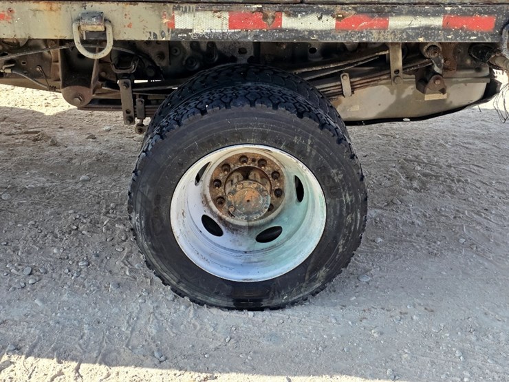 2013-ford-f550-image-12