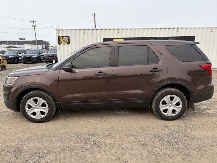 2017-ford-explorer-image-8