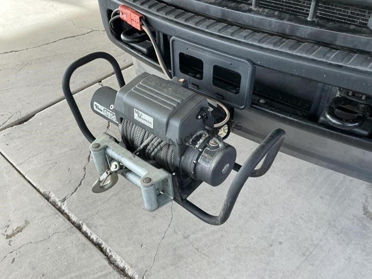 2011-ford-f550-image-11