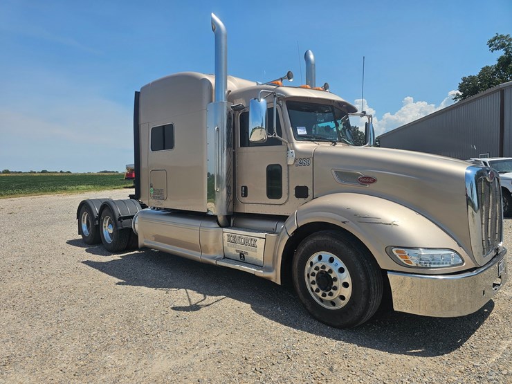 2015-peterbilt-386-image-19