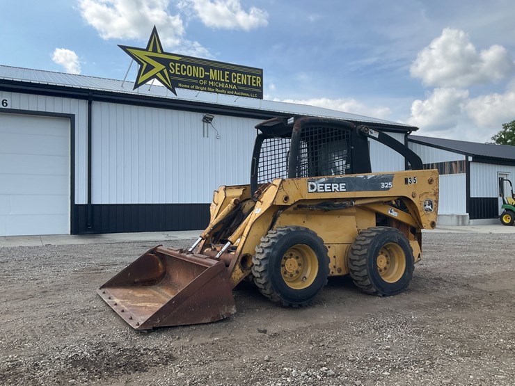john-deere-325-image-1