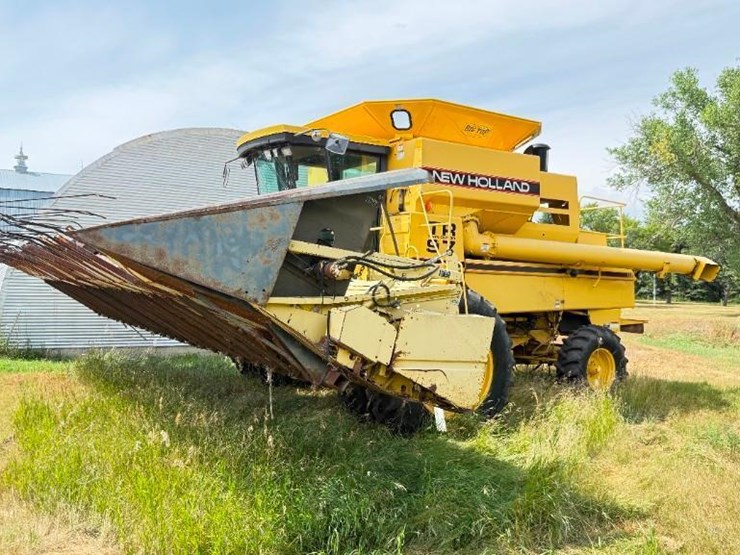 1995-new-holland-tr97-image-1