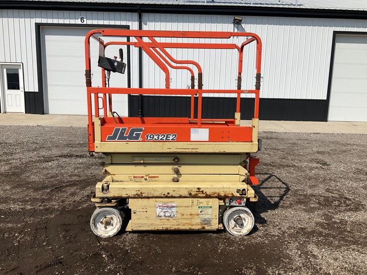 jlg-1932e2-image-2