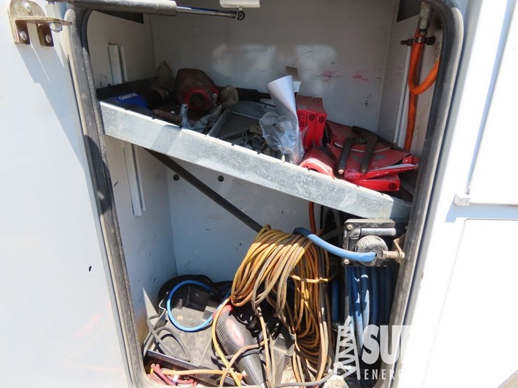 2006-gmc-c5500-4wd-crew-cab-service-truck-image-7