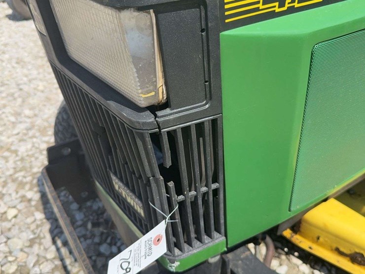 john-deere-425-image-11