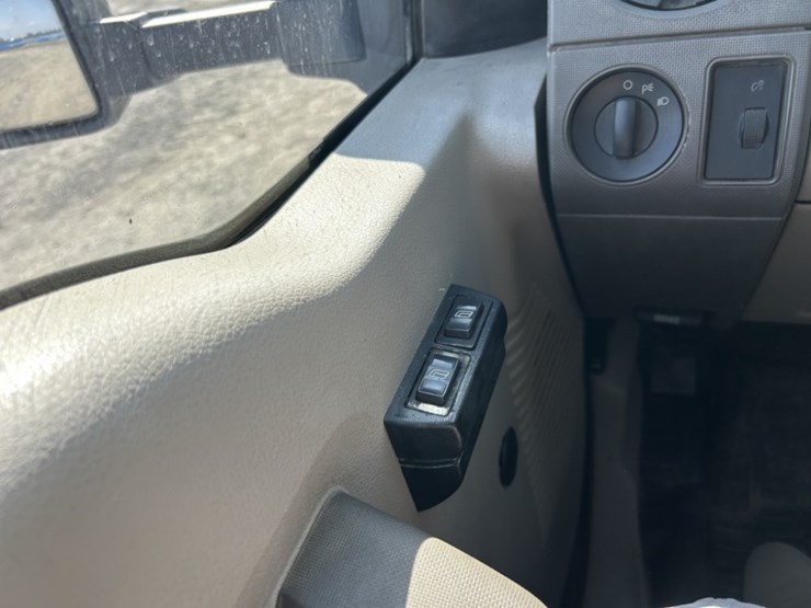 2008-ford-f550-xl-sd-image-30