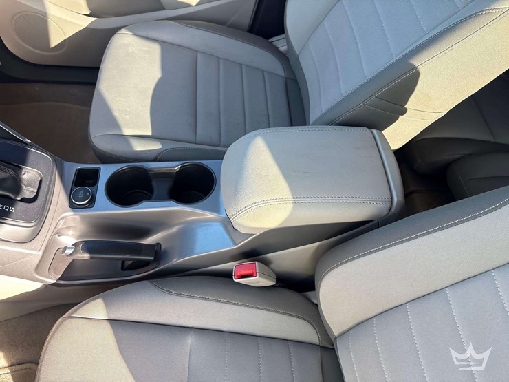 2016-ford-escape-image-17