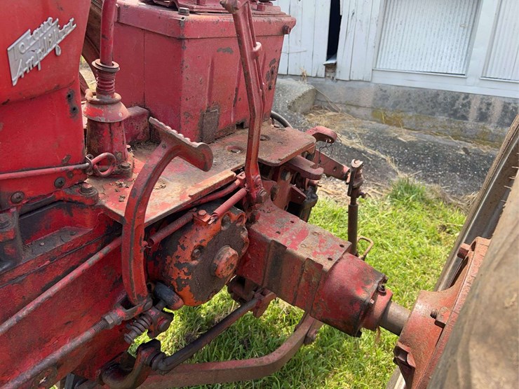 1955-farmall-300-image-10