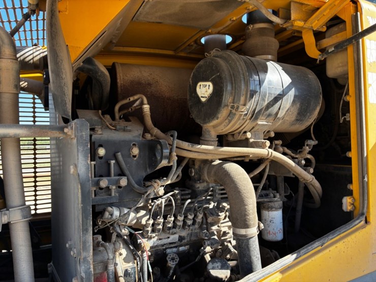 2005-komatsu-wa320-image-15