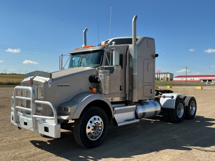 2013-kenworth-t800-image-1