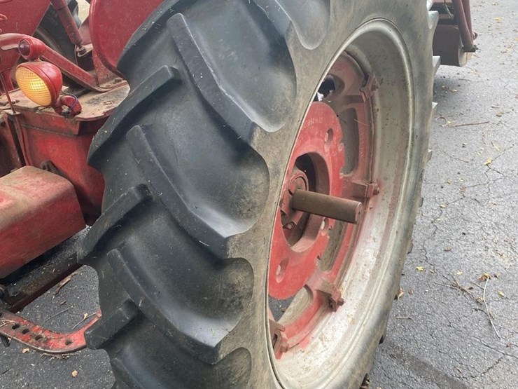 #6067-•-1948-farmall-h-tractor-image-3
