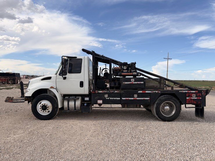 2016-international-durastar-4300-image-8