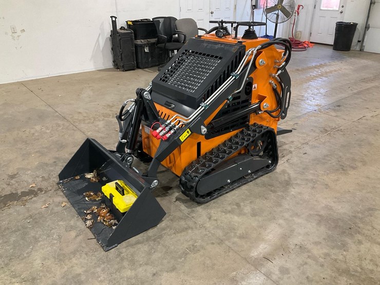 #1000-•-unused-landhero-ht380-mini-skid-steer-loader*-image-1