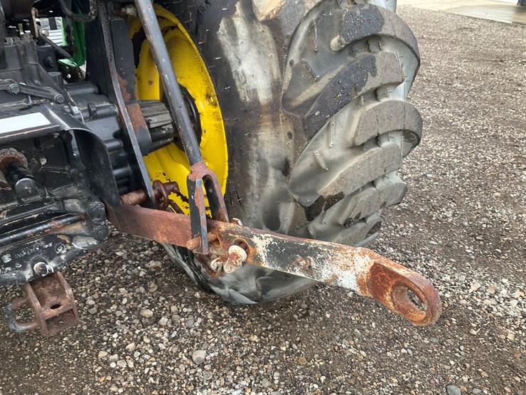 john-deere-3038e-image-31