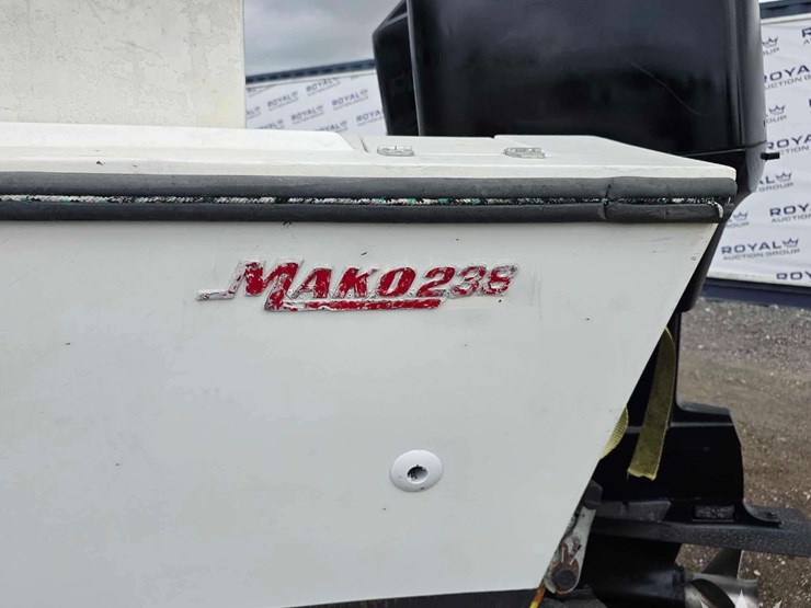 1980-23ft-mako-m238-boat-w/-25ft-t/a-boat-trailer-image-17