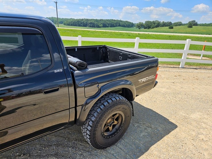 2004-toyota-tacoma-image-14
