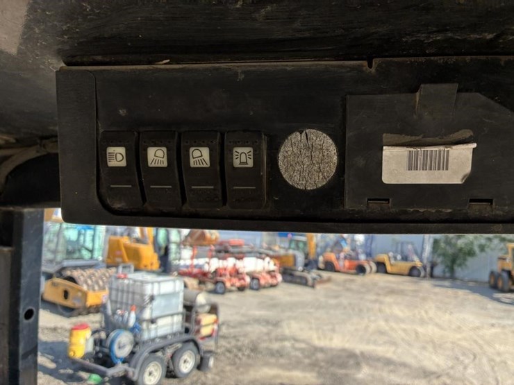 2000-caterpillar-436c-image-27